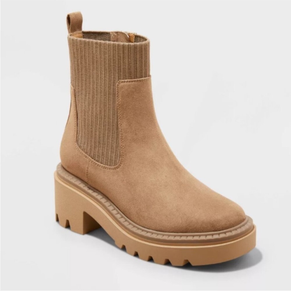 NEW Kyrie Light Brown Ankle Booties Womens Size 8.5